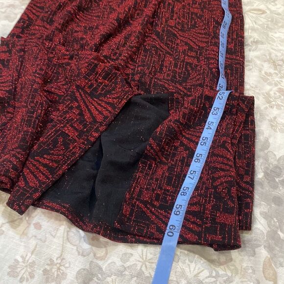 Elegant Black and Red Full Length Maxi Dress - Picture 7 of 9